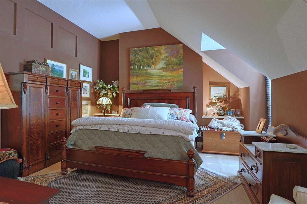 300 Garrison Square Sw, Calgary, AB - Indoor Photo Showing Bedroom