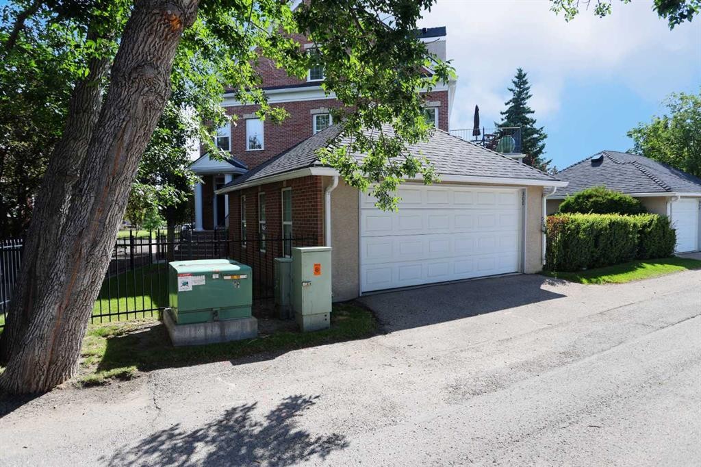 300 Garrison Square Sw, Calgary, AB - Outdoor