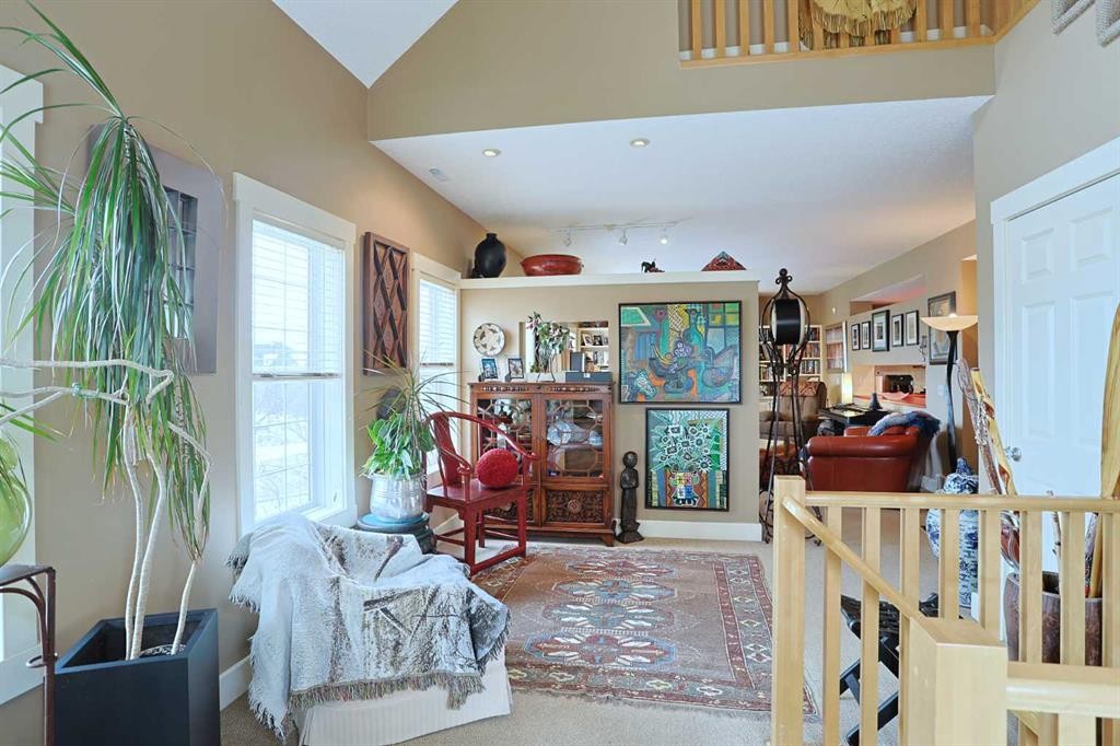 300 Garrison Square Sw, Calgary, AB - Indoor Photo Showing Other Room