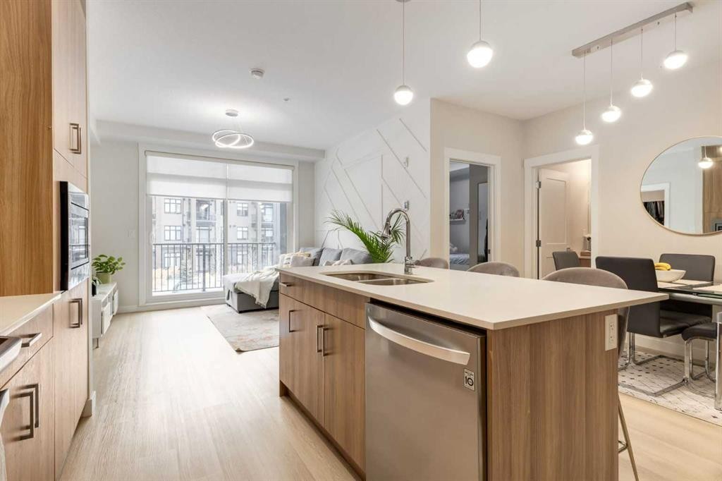3205-200 Seton Circle Se, Calgary, AB - Indoor Photo Showing Kitchen With Double Sink With Upgraded Kitchen