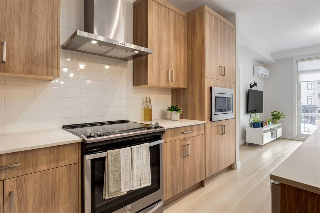 3205-200 Seton Circle Se, Calgary, AB - Indoor Photo Showing Kitchen