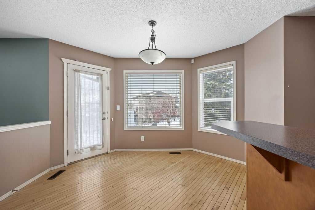 19 Sienna Park Crescent Sw, Calgary, AB - Indoor Photo Showing Other Room