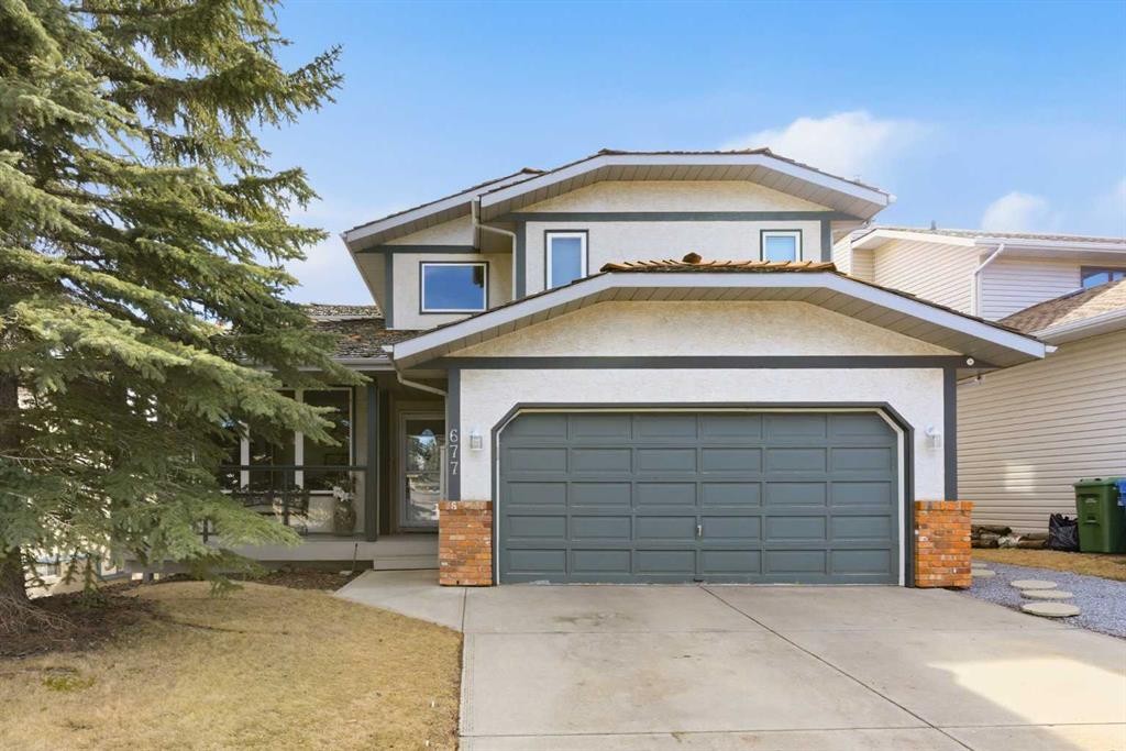 677 Hawkwood Boulevard Nw, Calgary, AB - Outdoor