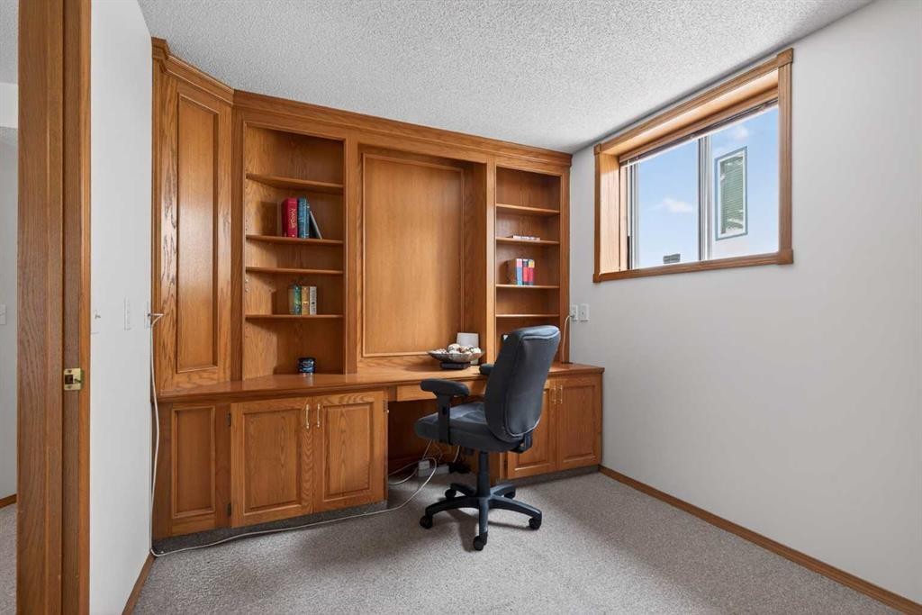 677 Hawkwood Boulevard Nw, Calgary, AB - Indoor Photo Showing Office
