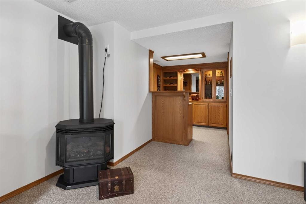 677 Hawkwood Boulevard Nw, Calgary, AB - Indoor Photo Showing Other Room