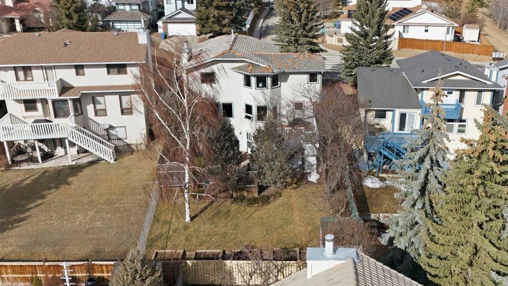 677 Hawkwood Boulevard Nw, Calgary, AB - Outdoor