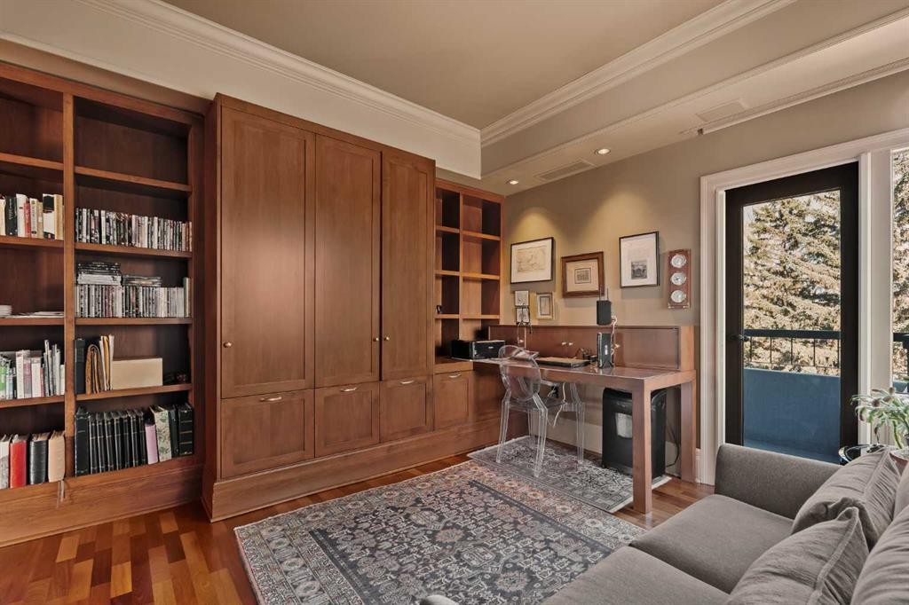 3S-222 Eagle Ridge Drive Sw, Calgary, AB - Indoor Photo Showing Office