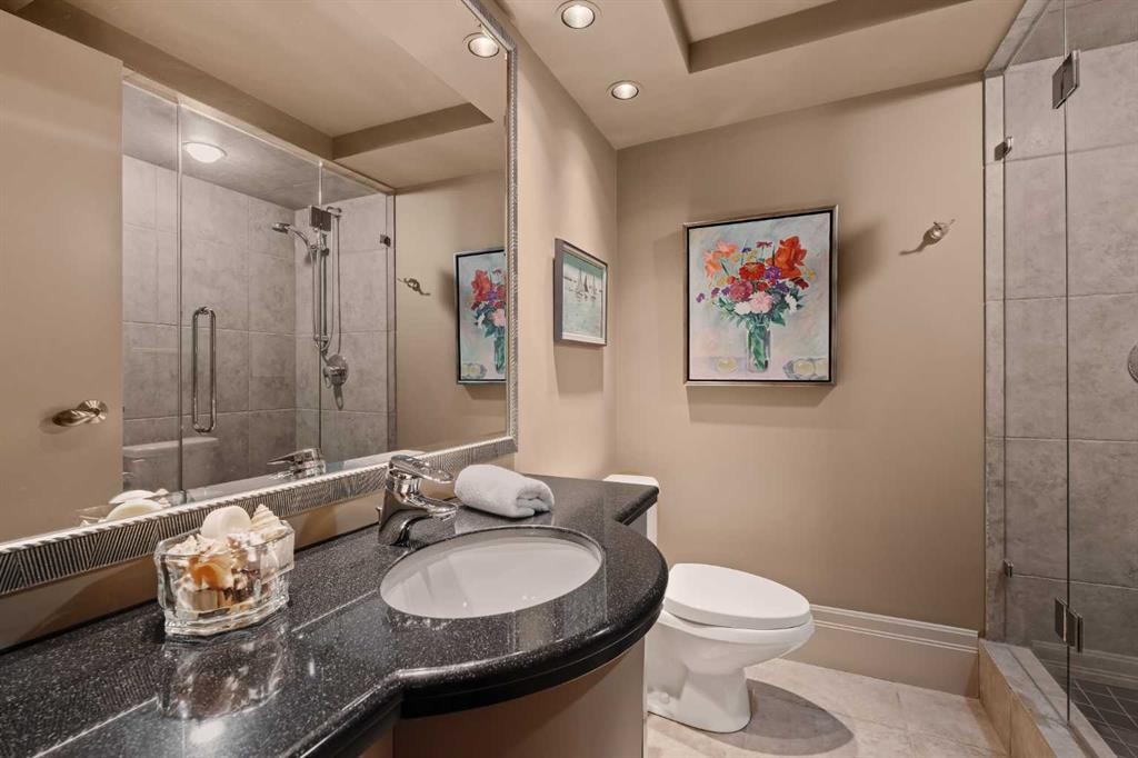 3S-222 Eagle Ridge Drive Sw, Calgary, AB - Indoor Photo Showing Bathroom