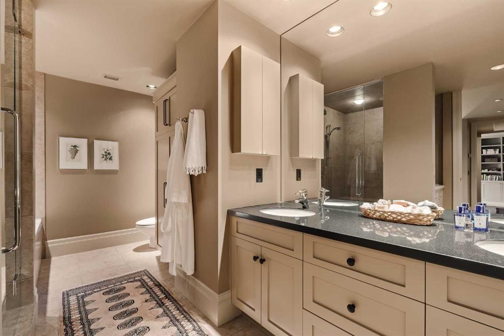 3S-222 Eagle Ridge Drive Sw, Calgary, AB - Indoor Photo Showing Bathroom