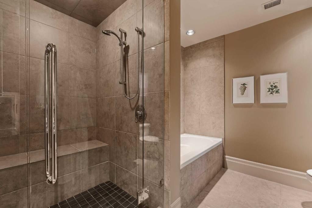 3S-222 Eagle Ridge Drive Sw, Calgary, AB - Indoor Photo Showing Bathroom