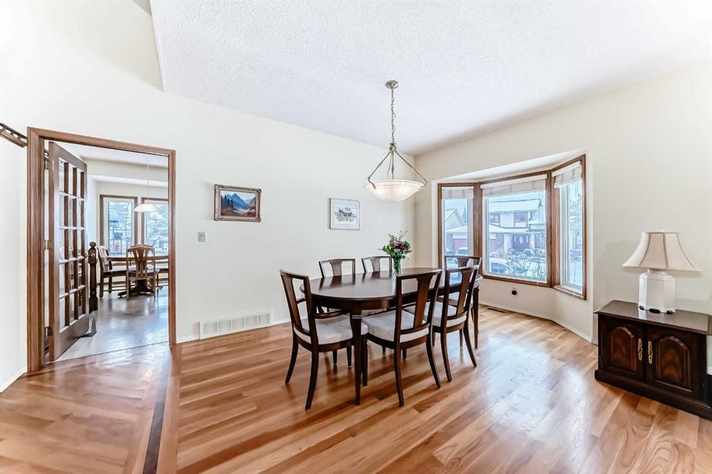 204 Edcath Place Nw, Calgary, AB - Indoor Photo Showing Dining Room