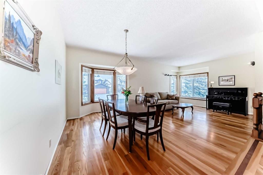 204 Edcath Place Nw, Calgary, AB - Indoor Photo Showing Dining Room