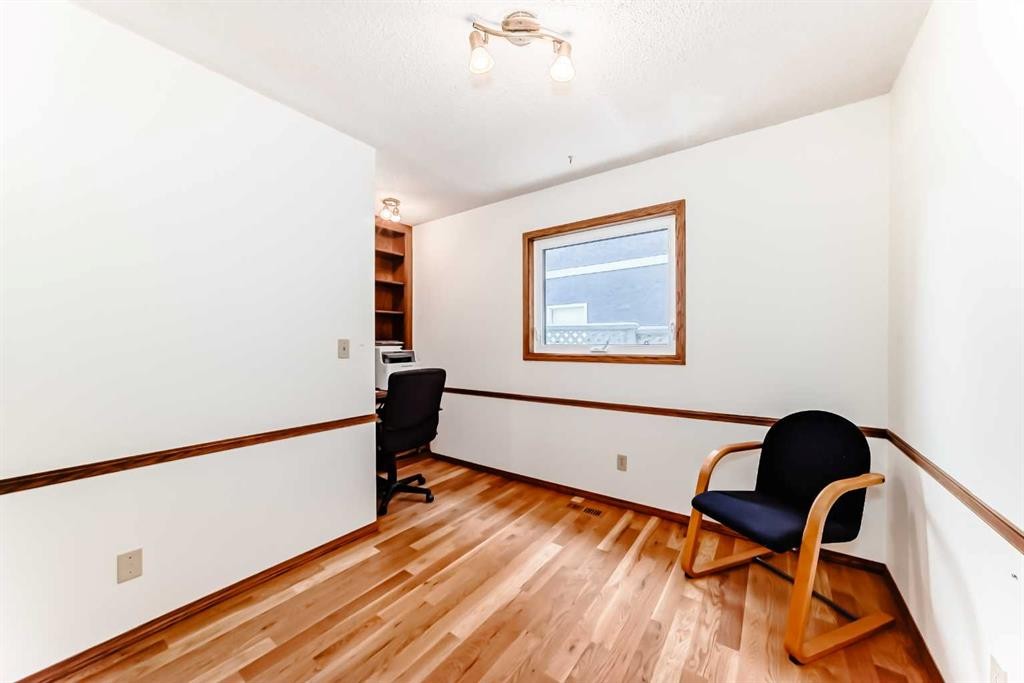 204 Edcath Place Nw, Calgary, AB - Indoor