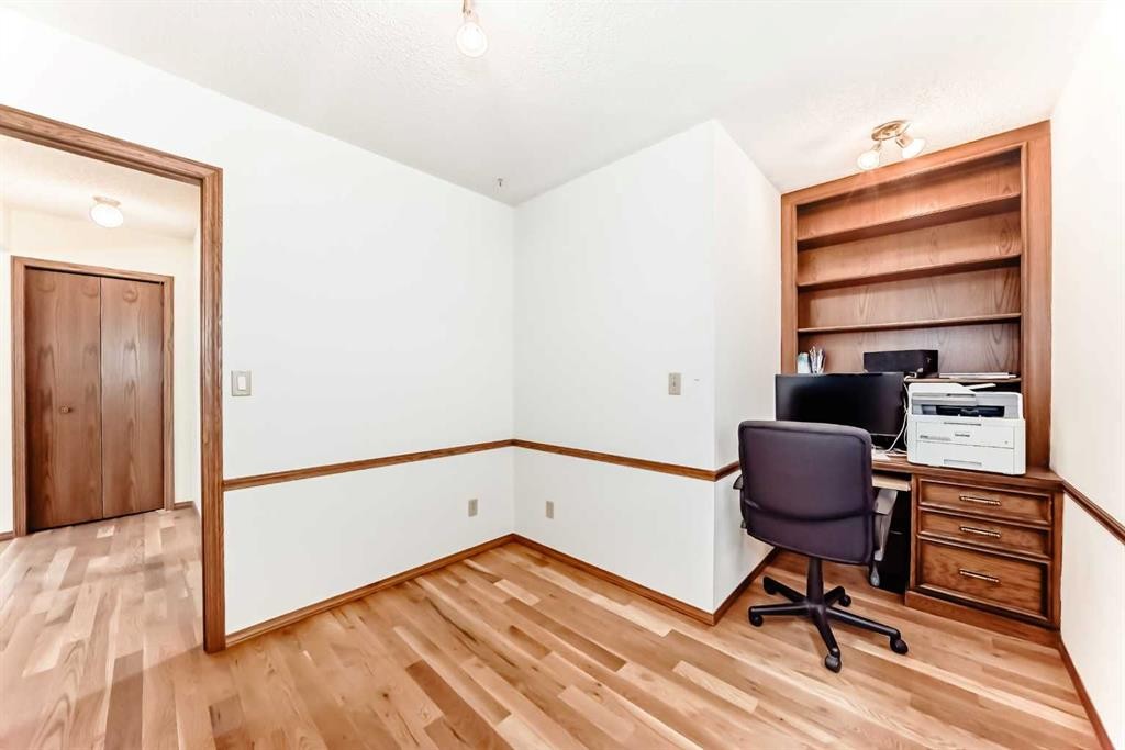 204 Edcath Place Nw, Calgary, AB - Indoor Photo Showing Office