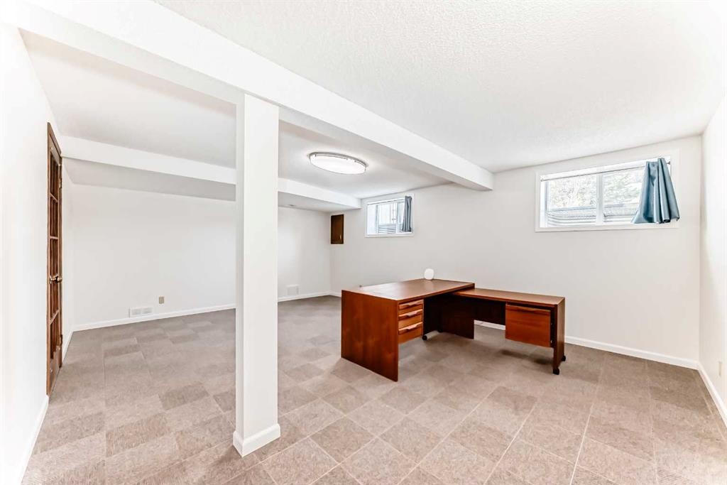 204 Edcath Place Nw, Calgary, AB - Indoor