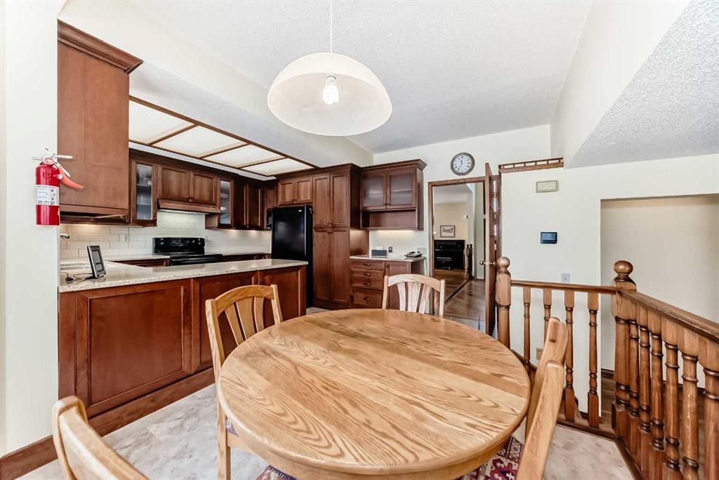 204 Edcath Place Nw, Calgary, AB - Indoor Photo Showing Dining Room