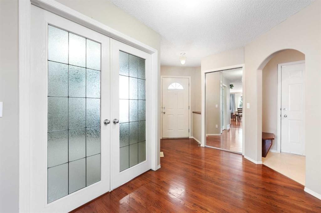 69 Hampstead Gardens Nw, Calgary, AB - Indoor Photo Showing Other Room