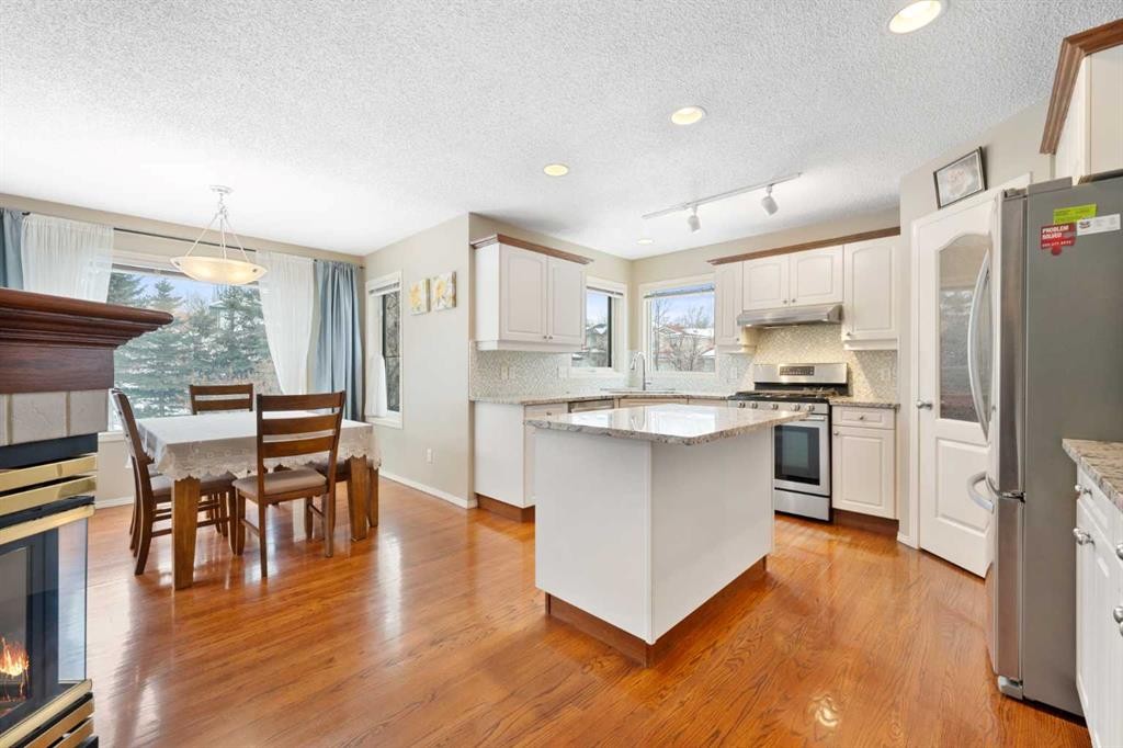 69 Hampstead Gardens Nw, Calgary, AB - Indoor Photo Showing Other Room