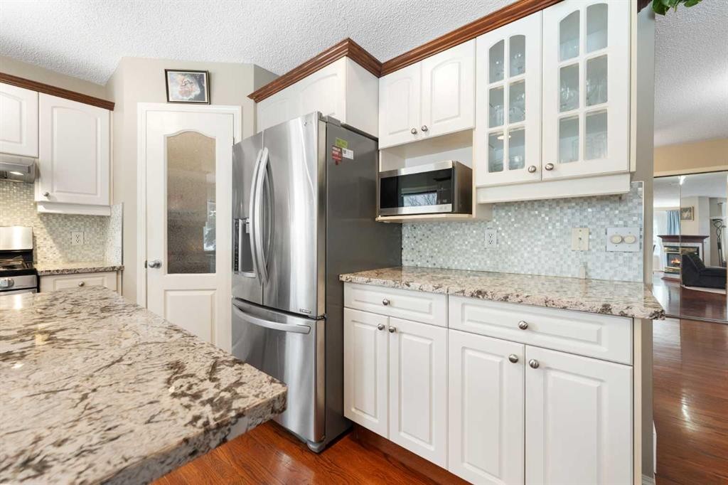 69 Hampstead Gardens Nw, Calgary, AB - Indoor Photo Showing Kitchen