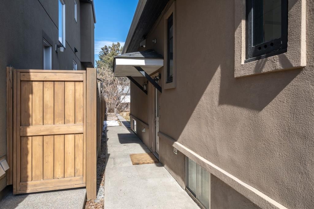 232 21 Avenue Ne, Calgary, AB - Outdoor With Exterior