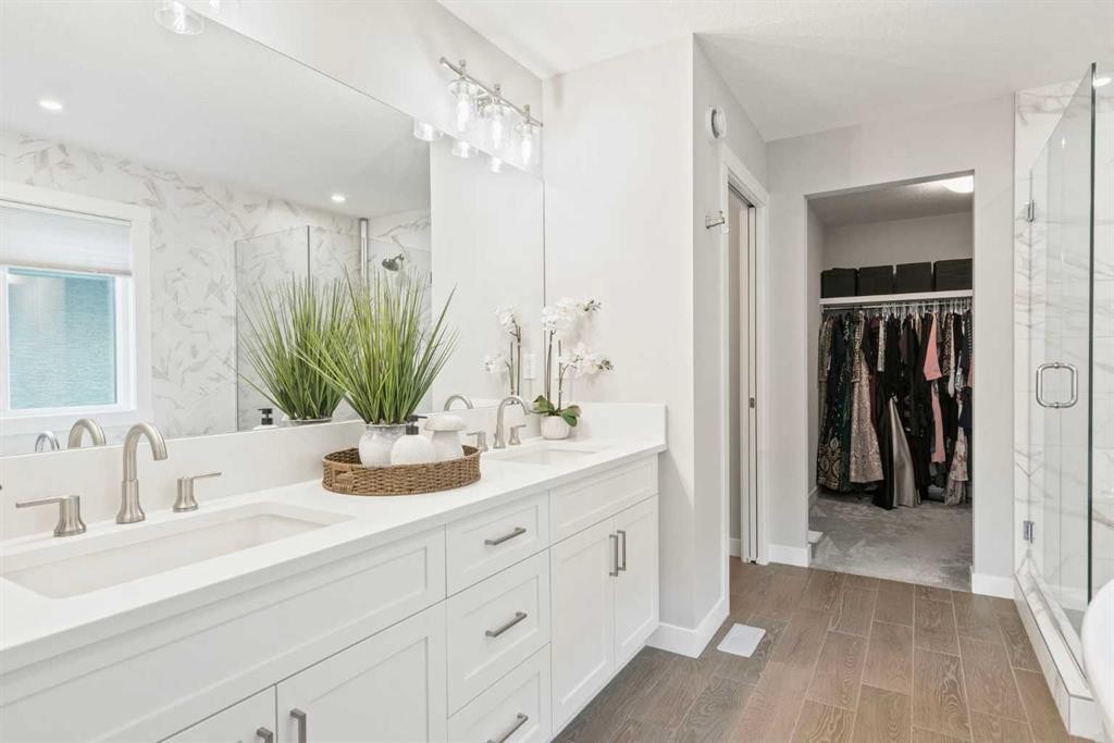 36 Cranbrook Cape Se, Calgary, AB - Indoor Photo Showing Bathroom