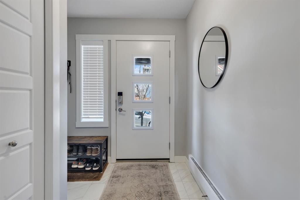 11 Sage Bluff Gate Nw, Calgary, AB - Indoor Photo Showing Other Room