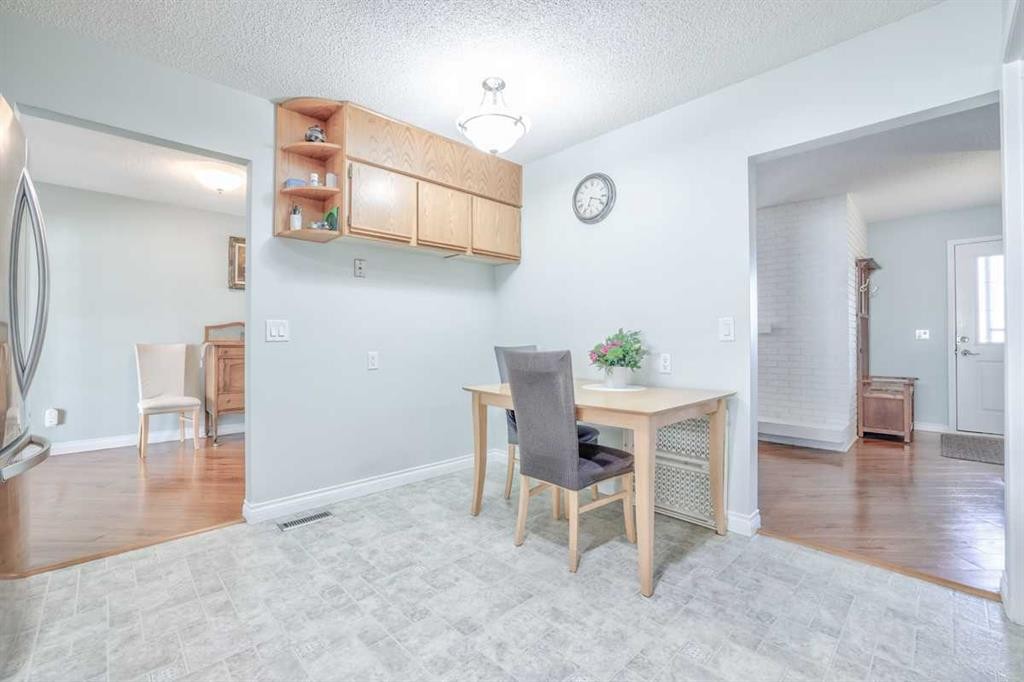 232 Templeside Circle Ne, Calgary, AB - Indoor Photo Showing Dining Room