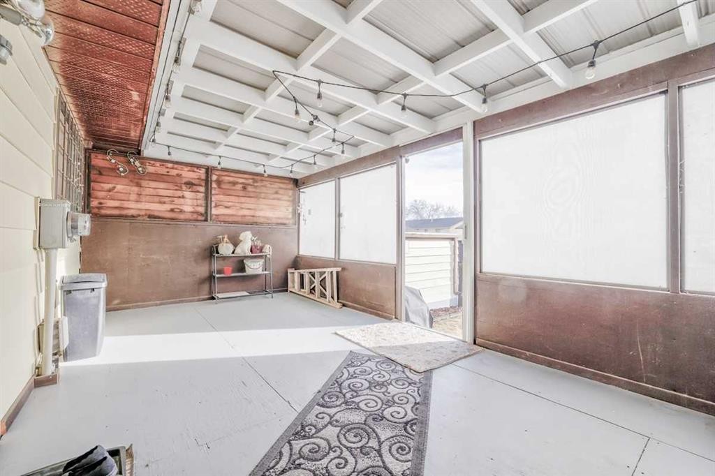 232 Templeside Circle Ne, Calgary, AB - Indoor Photo Showing Other Room