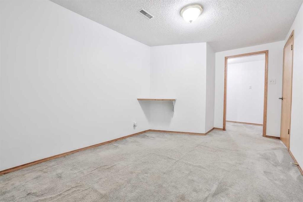 232 Templeside Circle Ne, Calgary, AB - Indoor Photo Showing Other Room