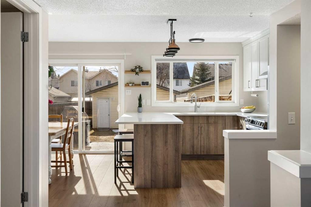 9 Elgin Mews Se, Calgary, AB - Indoor