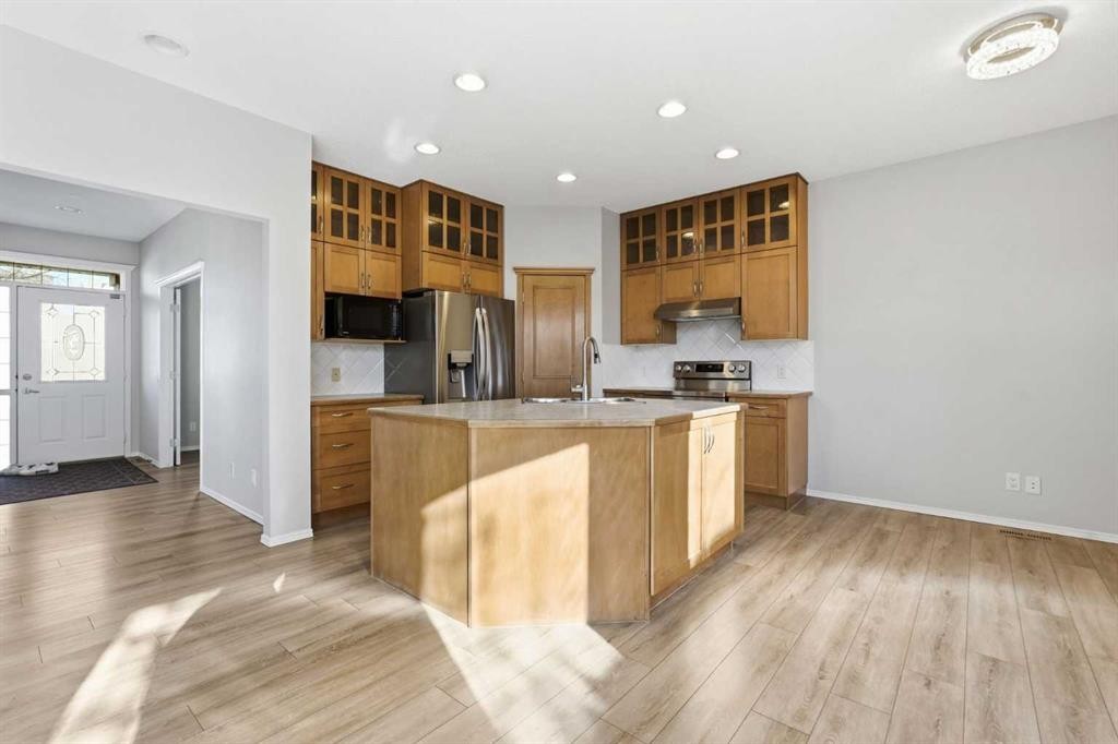 15172 Prestwick Boulevard Se, Calgary, AB - Indoor Photo Showing Kitchen