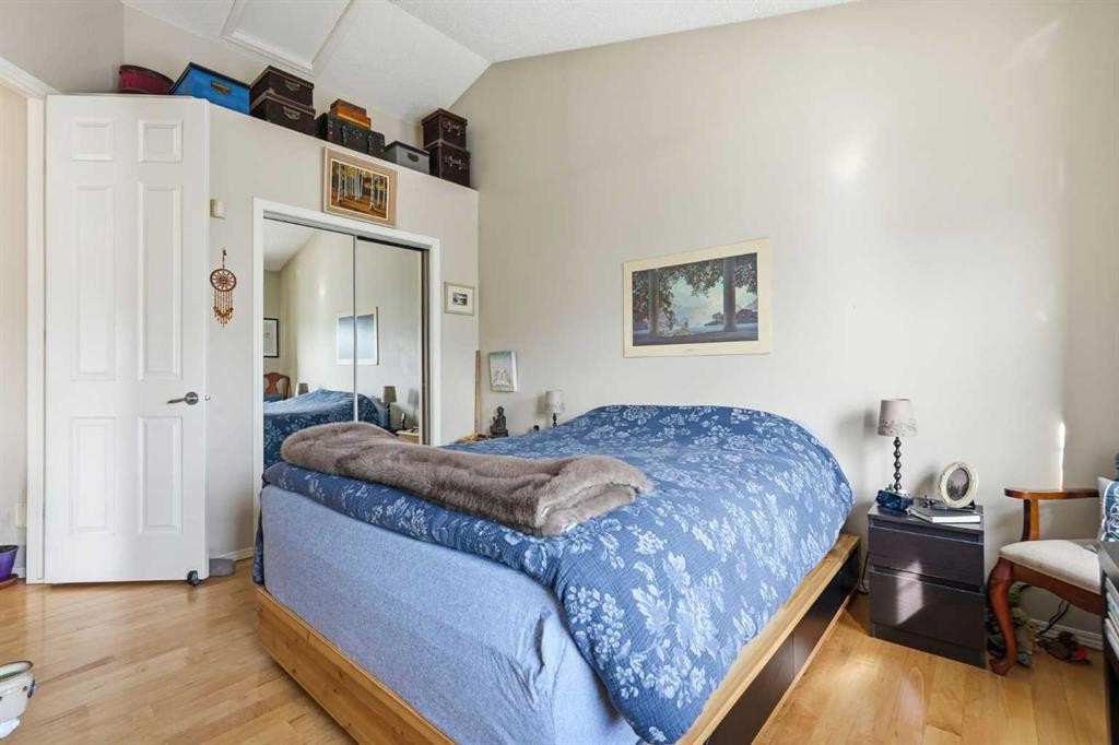 15172 Prestwick Boulevard Se, Calgary, AB - Indoor Photo Showing Bedroom