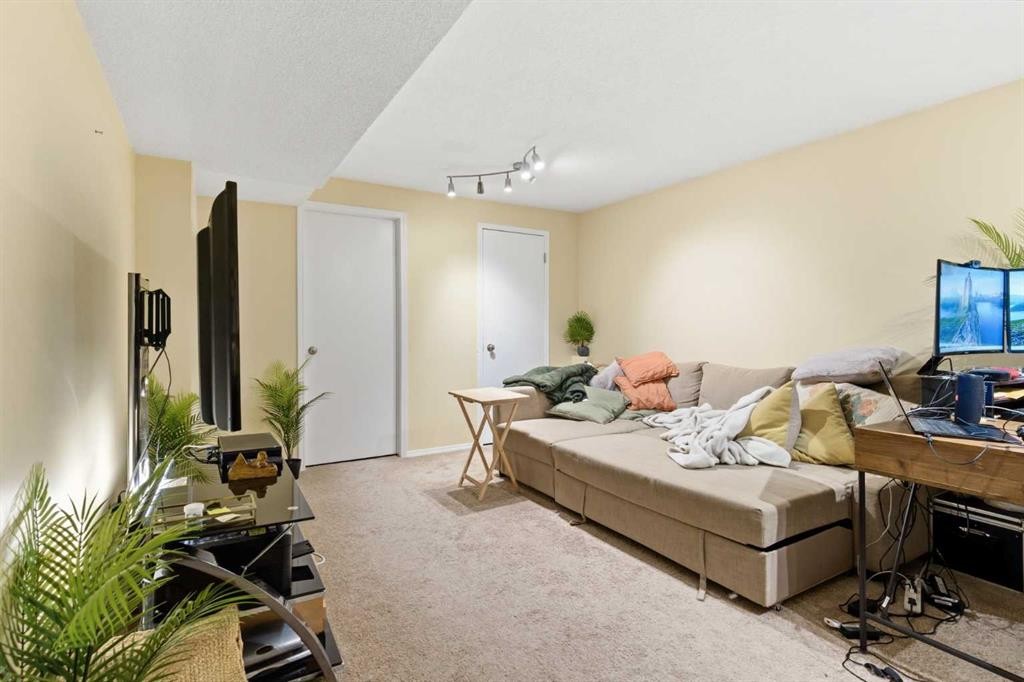 59 Abbeydale Villas Ne, Calgary, AB - Indoor