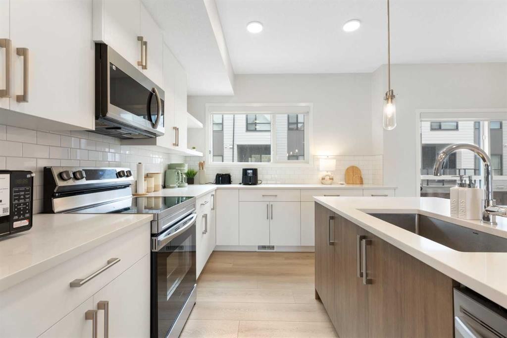 608-20295 Seton Way Se, Calgary, AB - Indoor Photo Showing Kitchen With Upgraded Kitchen