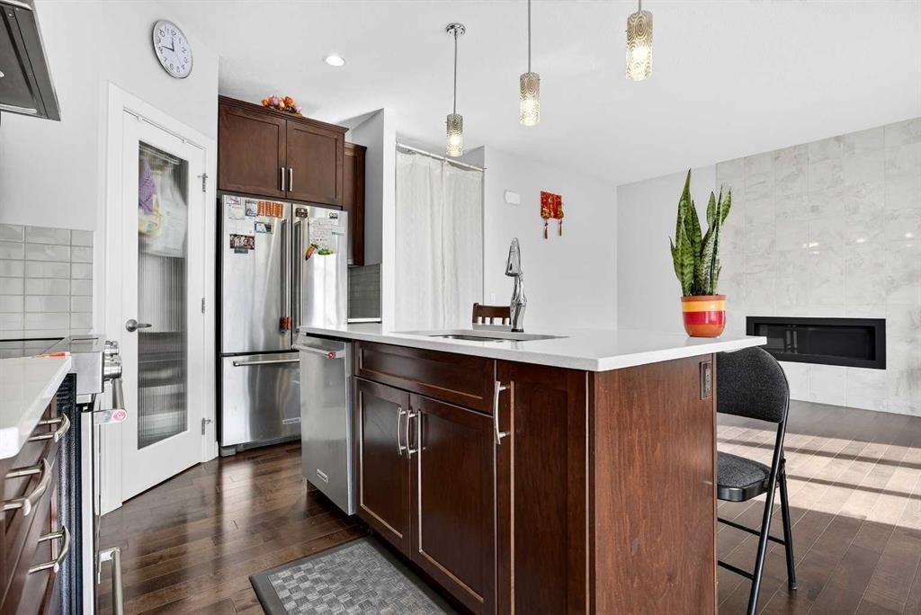 439 Redstone Drive Ne, Calgary, AB - Indoor Photo Showing Kitchen