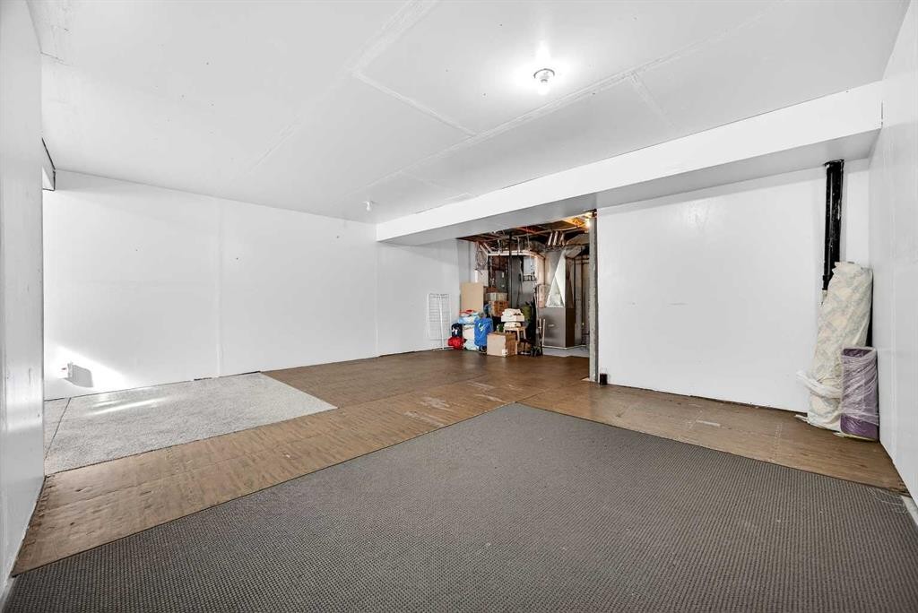 439 Redstone Drive Ne, Calgary, AB - Indoor Photo Showing Other Room