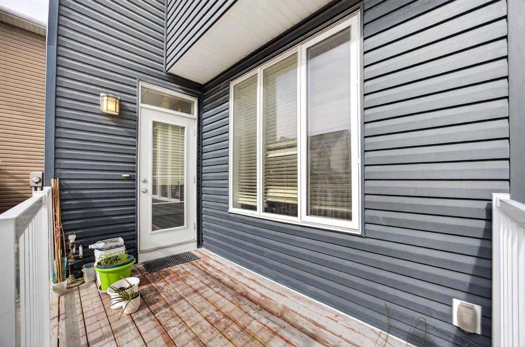 439 Redstone Drive Ne, Calgary, AB - Indoor Photo Showing Garage