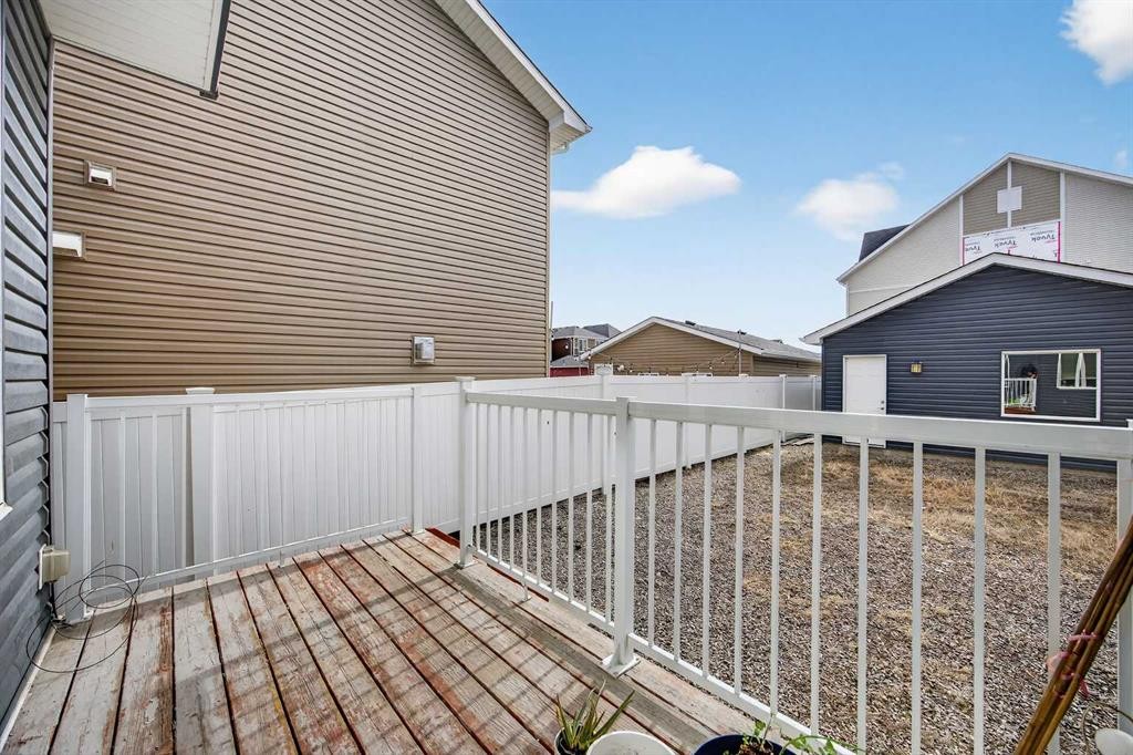 439 Redstone Drive Ne, Calgary, AB - Outdoor