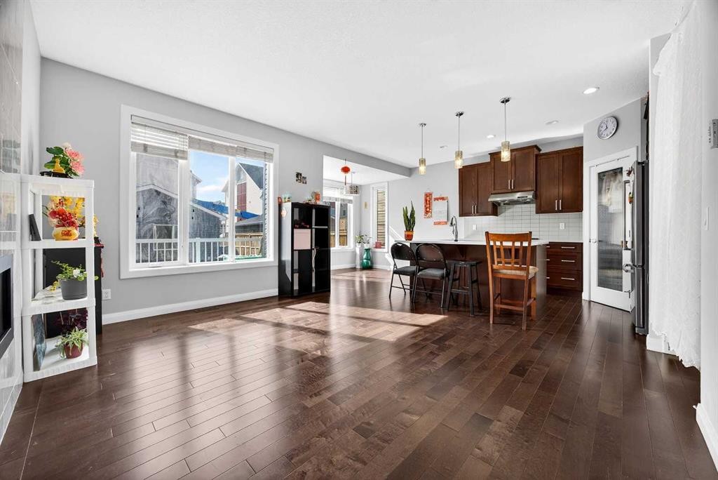 439 Redstone Drive Ne, Calgary, AB - Indoor