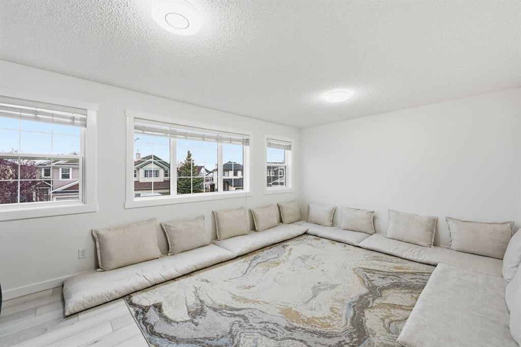 53 Martha'S Place Ne, Calgary, AB - Indoor