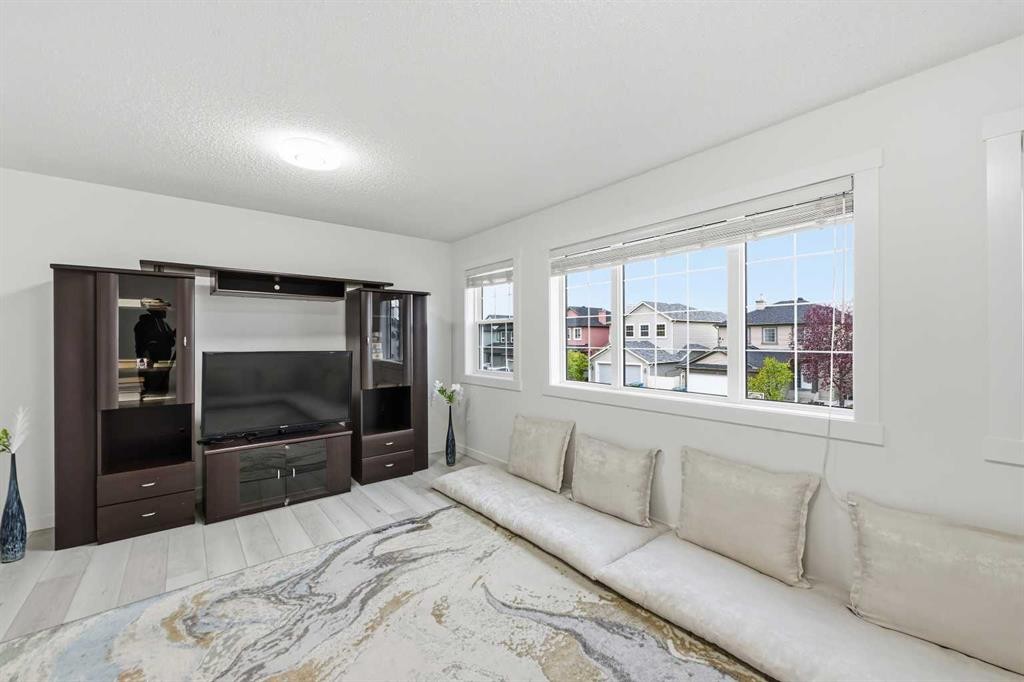 53 Martha'S Place Ne, Calgary, AB - Indoor Photo Showing Bedroom