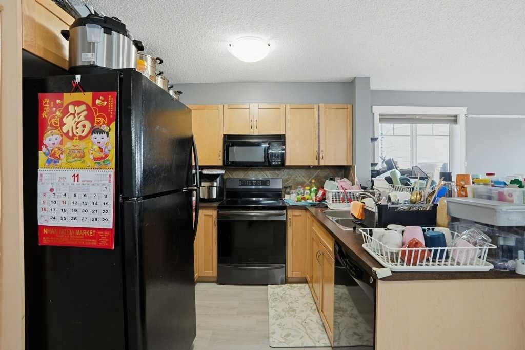 5106-70 Panamount Drive Nw, Calgary, AB - Indoor Photo Showing Kitchen