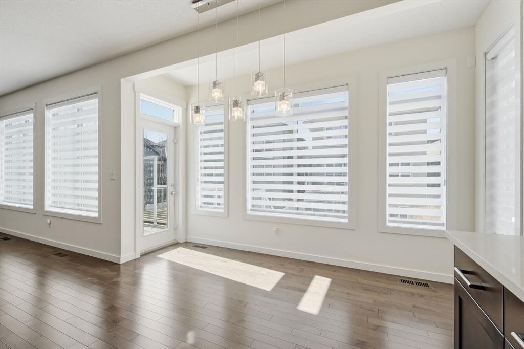 101 Evansborough Green Nw, Calgary, AB - Indoor Photo Showing Other Room