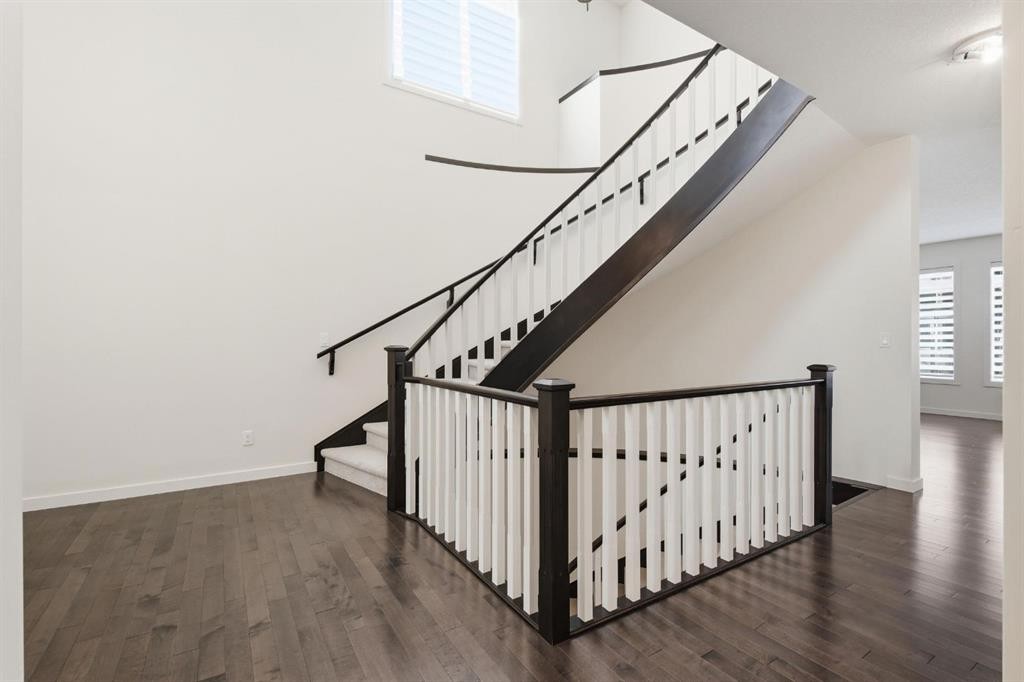 101 Evansborough Green Nw, Calgary, AB - Indoor Photo Showing Other Room