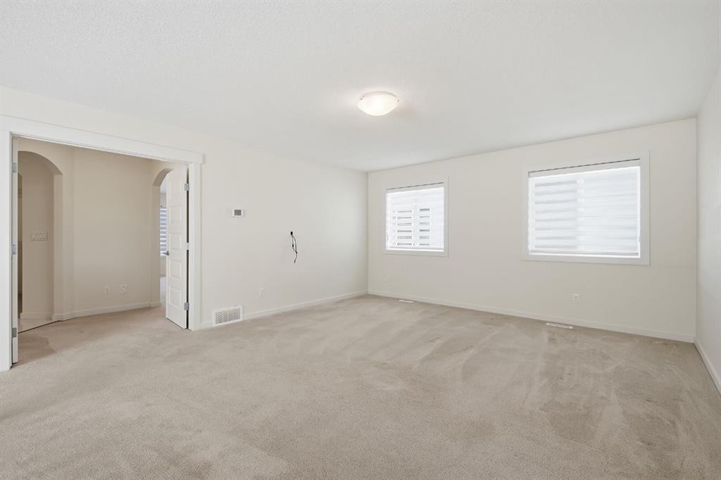 101 Evansborough Green Nw, Calgary, AB - Indoor Photo Showing Other Room