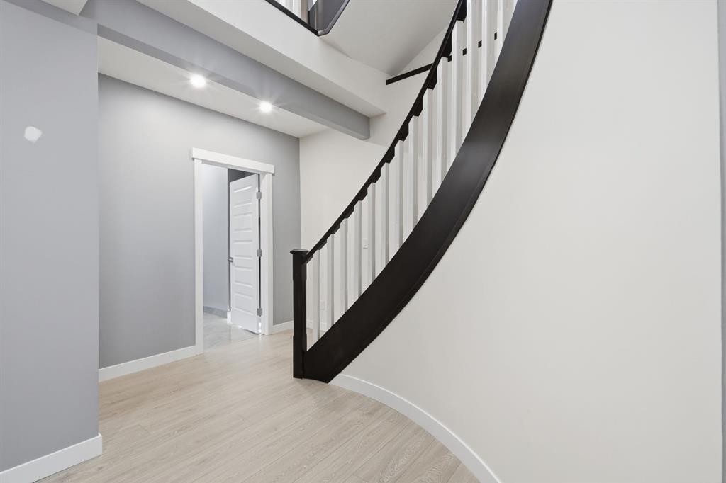 101 Evansborough Green Nw, Calgary, AB - Indoor Photo Showing Other Room