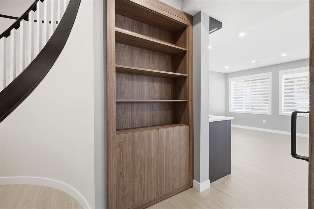 101 Evansborough Green Nw, Calgary, AB - Indoor Photo Showing Other Room