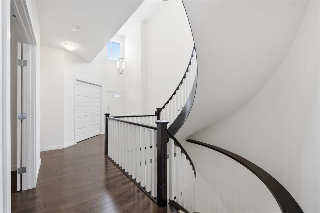 101 Evansborough Green Nw, Calgary, AB - Indoor Photo Showing Other Room