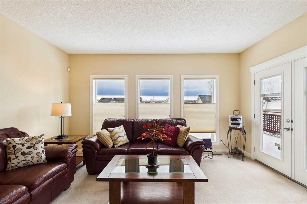 167 Evanston View Nw, Calgary, AB - Indoor Photo Showing Living Room