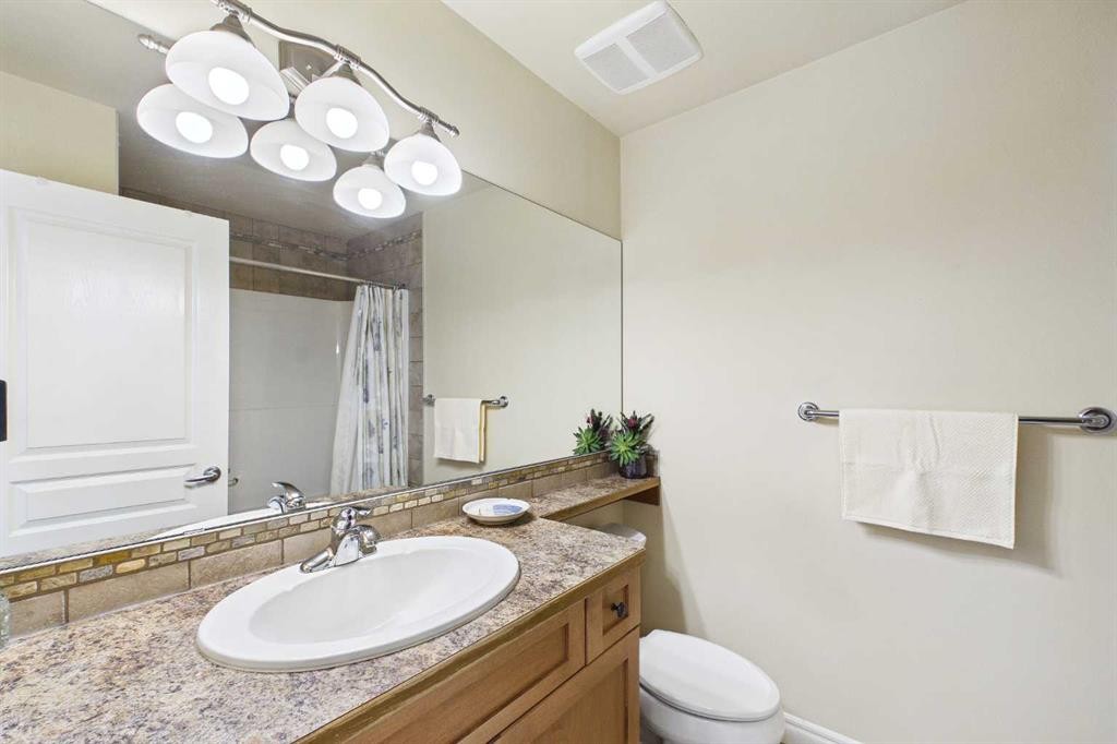 167 Evanston View Nw, Calgary, AB - Indoor Photo Showing Bathroom
